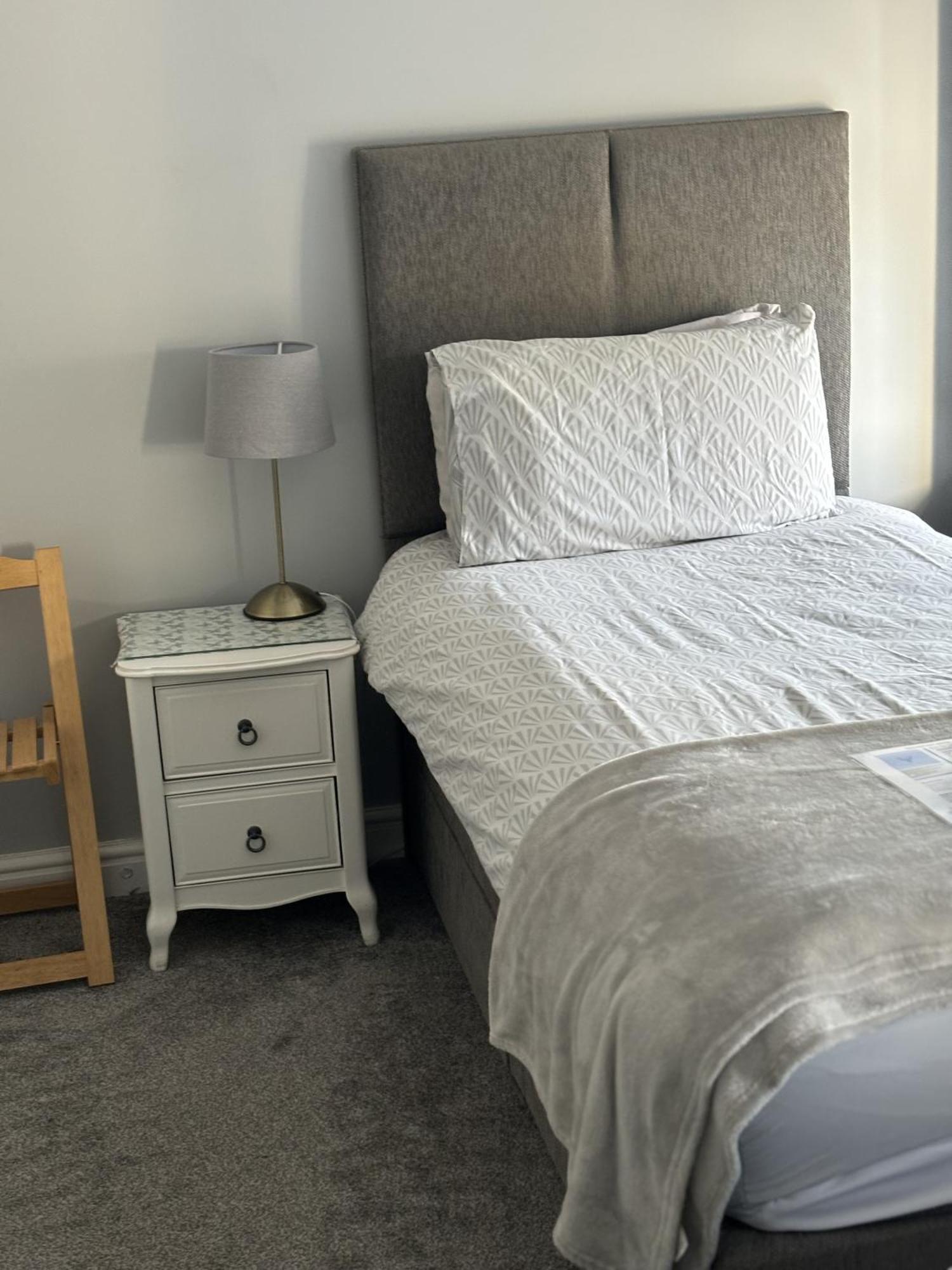 Black Bull With Rooms Upper Cumbernauld Buitenkant foto