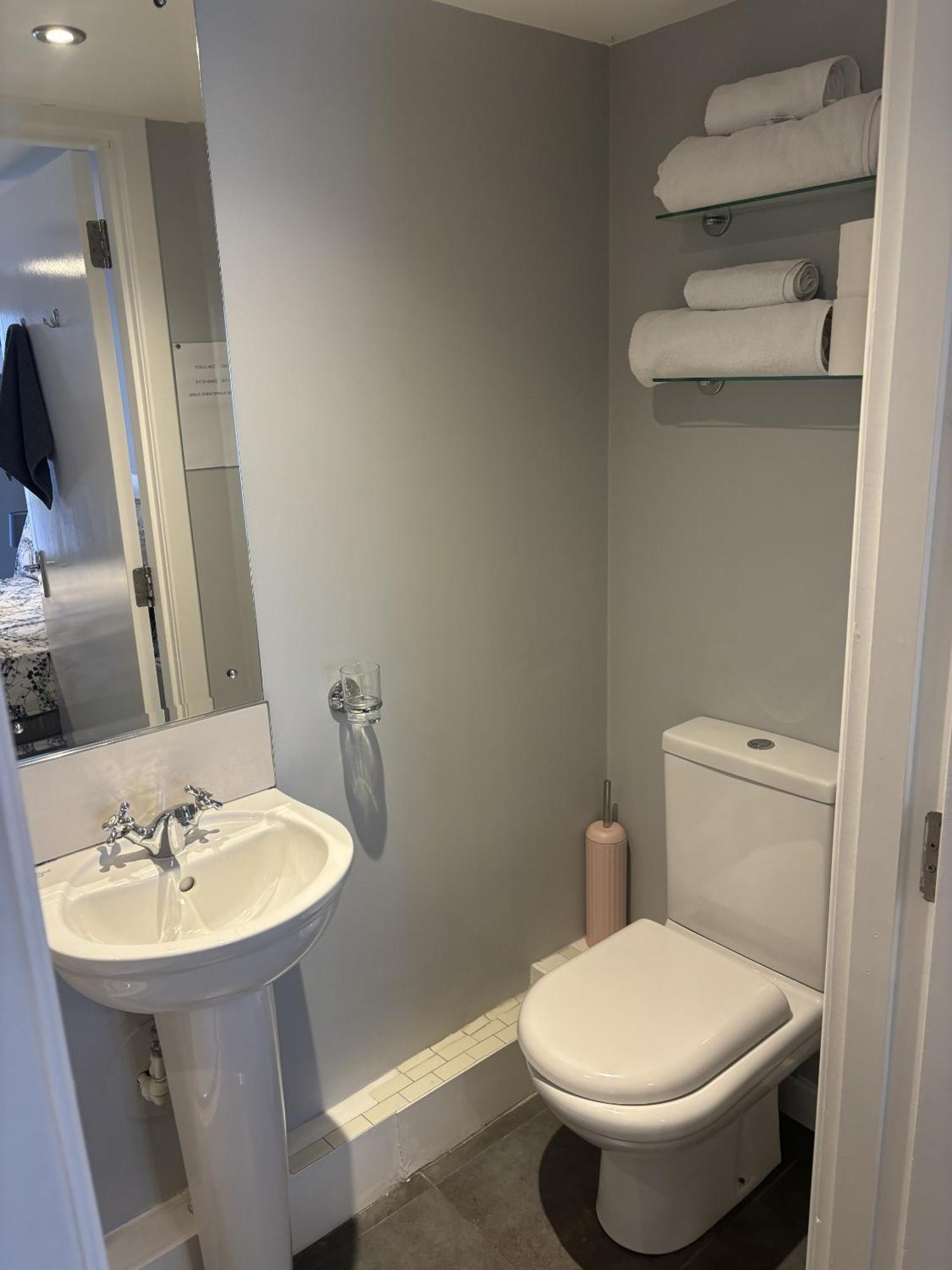 Black Bull With Rooms Upper Cumbernauld Kamer foto