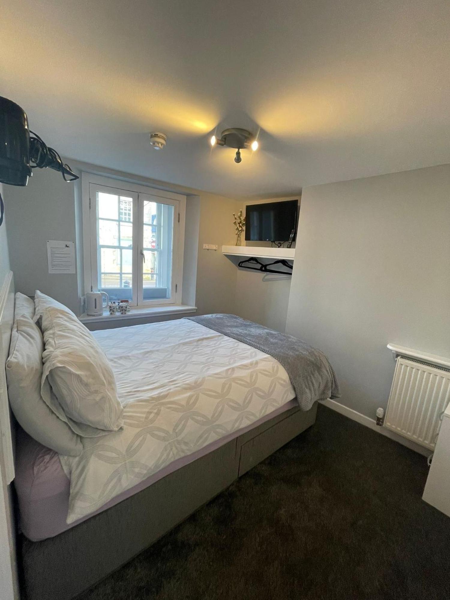 Black Bull With Rooms Upper Cumbernauld Buitenkant foto