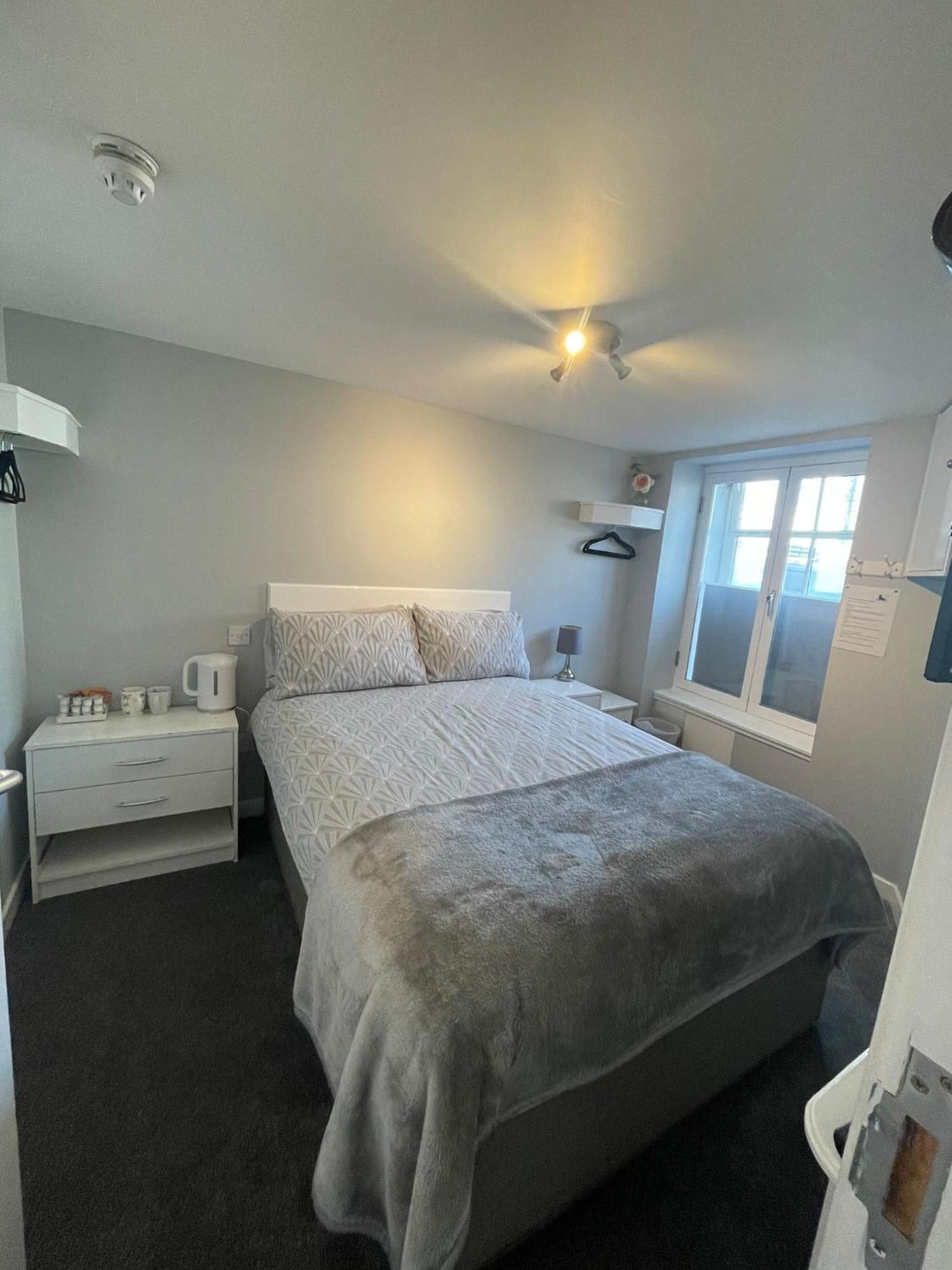 Black Bull With Rooms Upper Cumbernauld Buitenkant foto